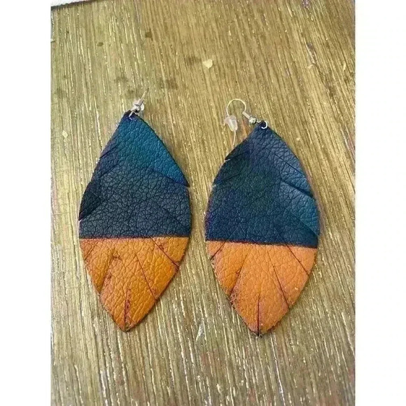 Bundle (4) of Homemade Boutique Leather Earrings - Picture 4 of 5